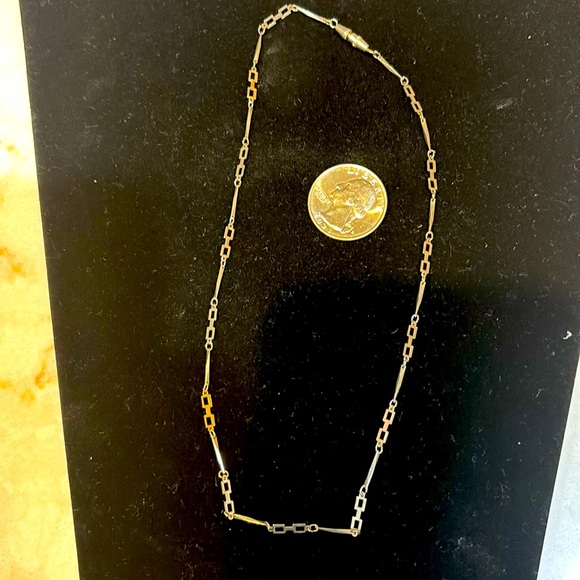 Gold toned chain necklace - Picture 2 of 4